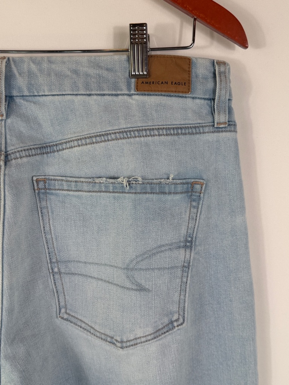 American Eagle Curvy Straight Light Wash Jeans. Womens Size 10 Short. Inseam 28" - Picture 7 of 10
